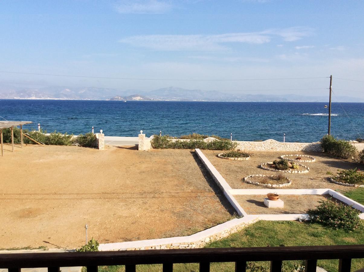 ホテル Arokaria Seaside アベラス エクステリア 写真